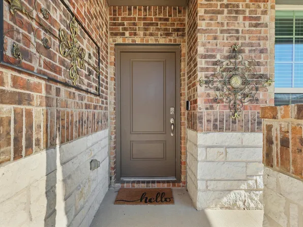 3908 Waldorf Dr, Denton, TX 76208