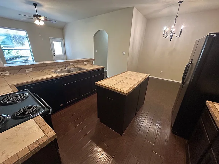 298 Rosalie Dr — Photo 8