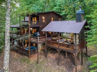 136 Overlook Rd, Blue Ridge, GA 30513