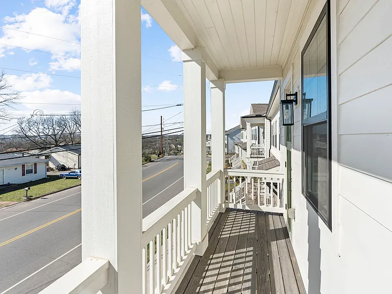2045 Oakwood Ave — Photo 23