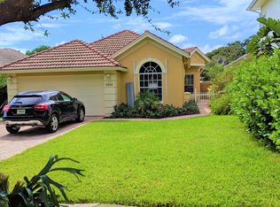 8956 SE Mars St, Hobe Sound, FL 33455