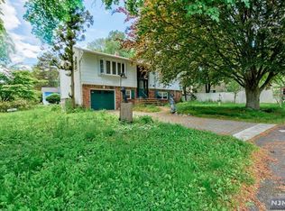 120 Philadelphia Ave, Northvale, NJ 07647