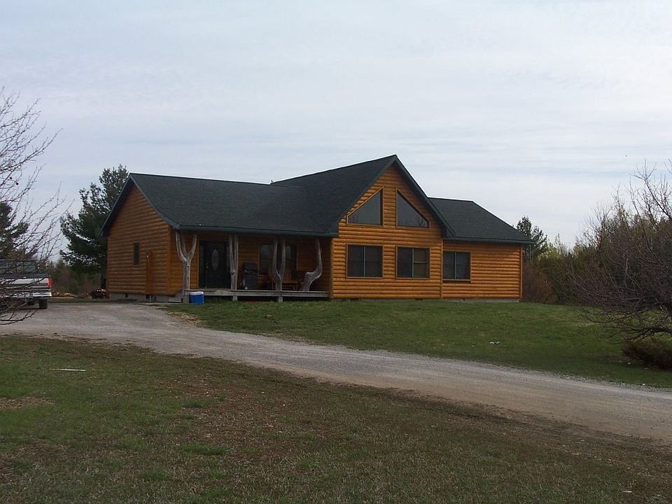 2nd image of 2204 E Lacomb Rd