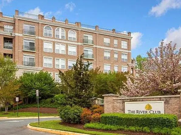 820 Belmont Bay Dr APT 303, Woodbridge, VA 22191