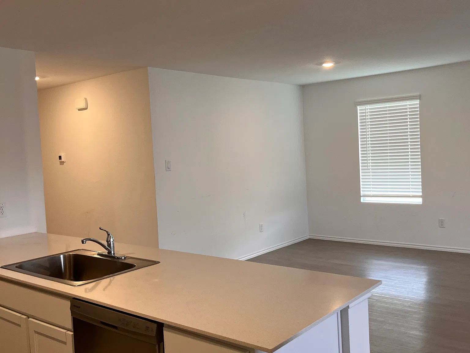 4 bed, 1650 sqft, $1,700 — Photo 3