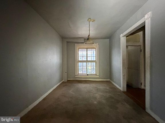 4th image of 2822 Kennedy Ave
