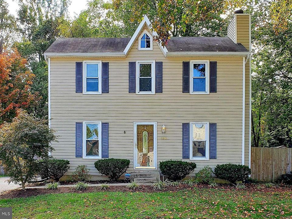 1st image of 1036 Hyde Park Dr