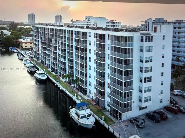 (undisclosed Address), North Miami Beach, FL 33160