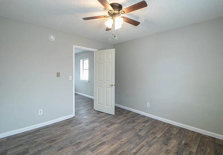 404-14 Thompsonville Ln — Photo 12