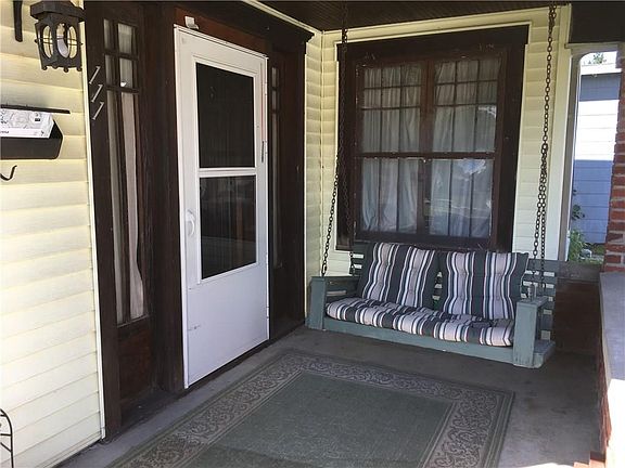 5th image of 111 N Park St