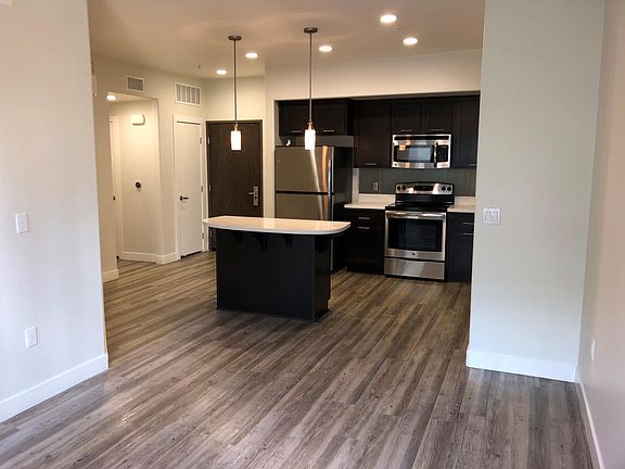 4th image of 452 N 10th Ave #503