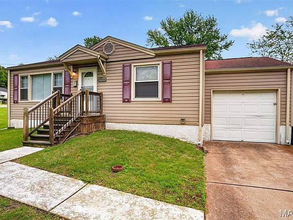 3rd image of 10428 Ashbrook Dr