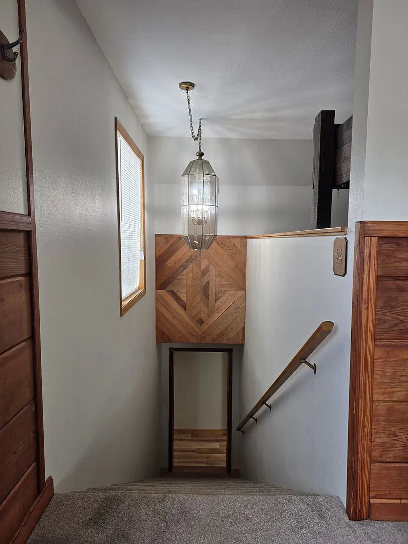Charming 2 Bedroom Apartment In The Heart Of Reedsport Oregon! — Photo 2