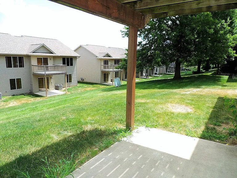 530 Iris Ave — Photo 16