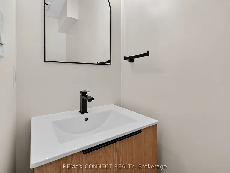829 Cavan Ct — Photo 13