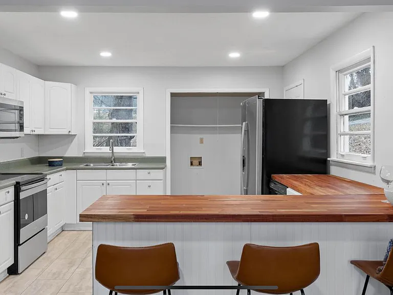 910 Wheeler Ave — Photo 6