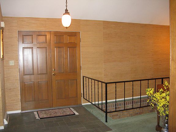 Double door entryway