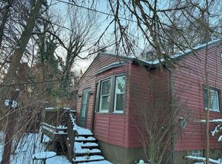 42 Forest Rd, Ambridge, PA 15003