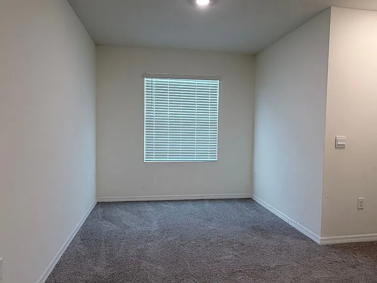 1470 Isleta Loop — Photo 19