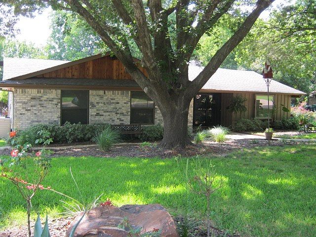 1st image of 107 Pecan Creek St