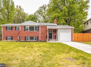 9511 Mazzoni Ave, Lanham, MD 20706