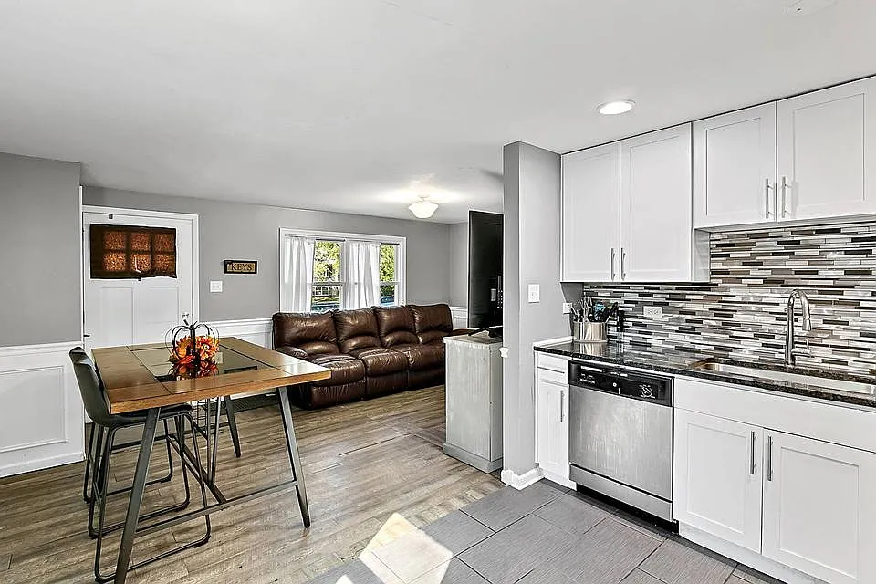 432 E Birch Dr — Photo 3