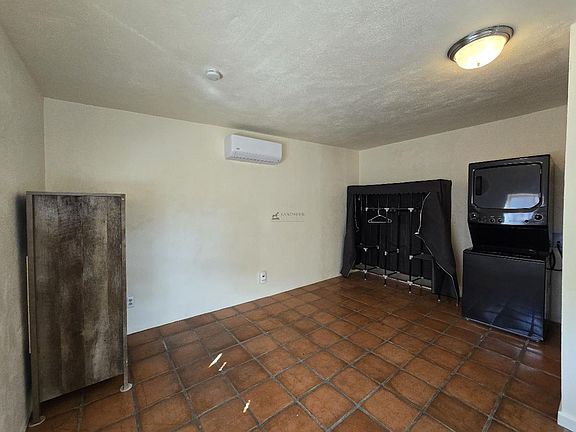 3rd image of 1410A Zuni St
