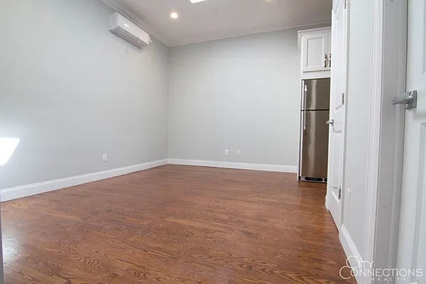 Rented by City Connections Realty | media 5