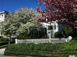145 E Broadway, Roslyn, NY 11576