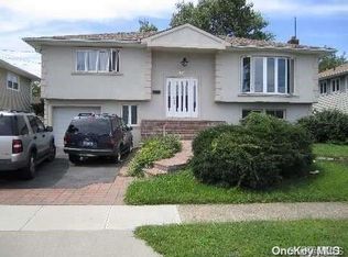 426 Golf Dr, Oceanside, NY
