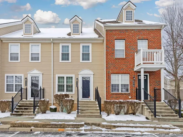 6468 Ash Rock Cir, Westerville, OH 43081