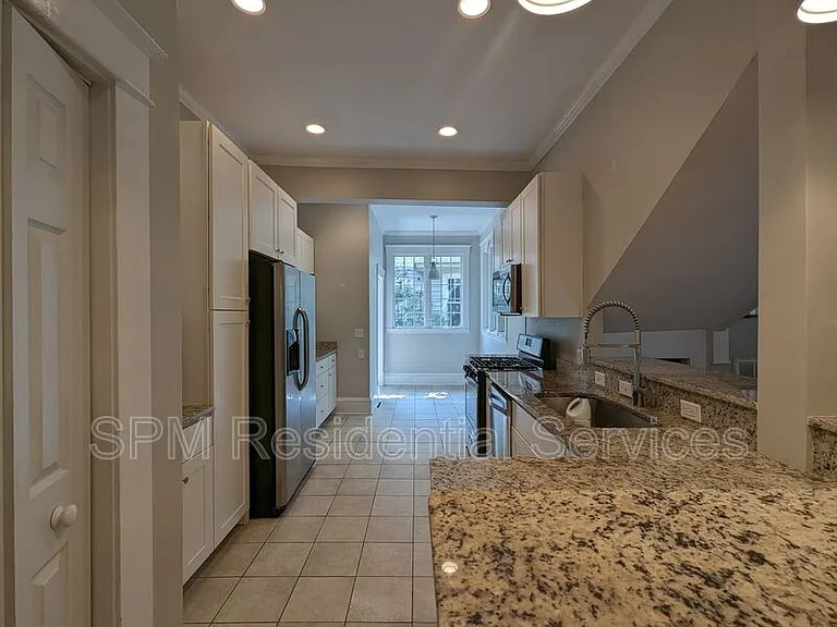 1701 Princess St — Photo 7