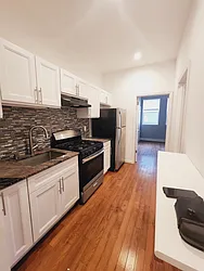 203 Garfield Avenue, #1B