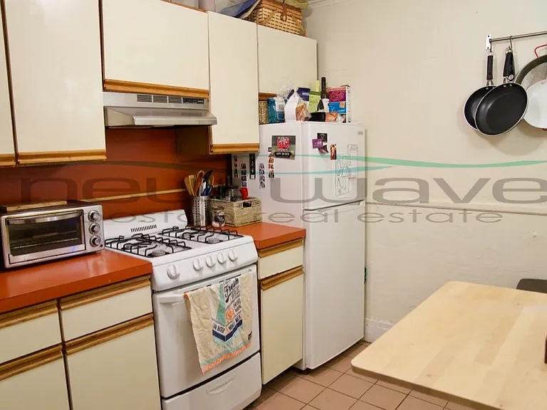 94 W Cedar St #2 — Photo 2