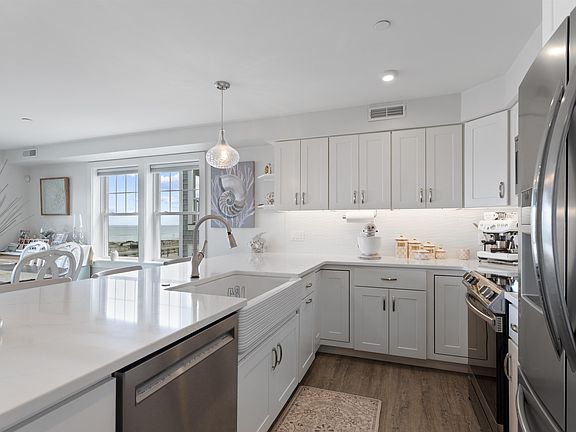5th image of 377 Ocean Boulevard #3