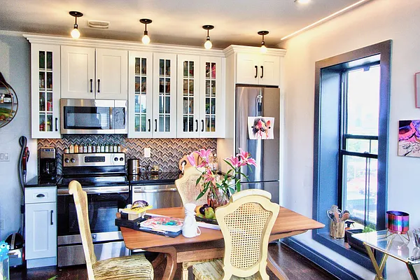 Rented by Mae Equities | media 42