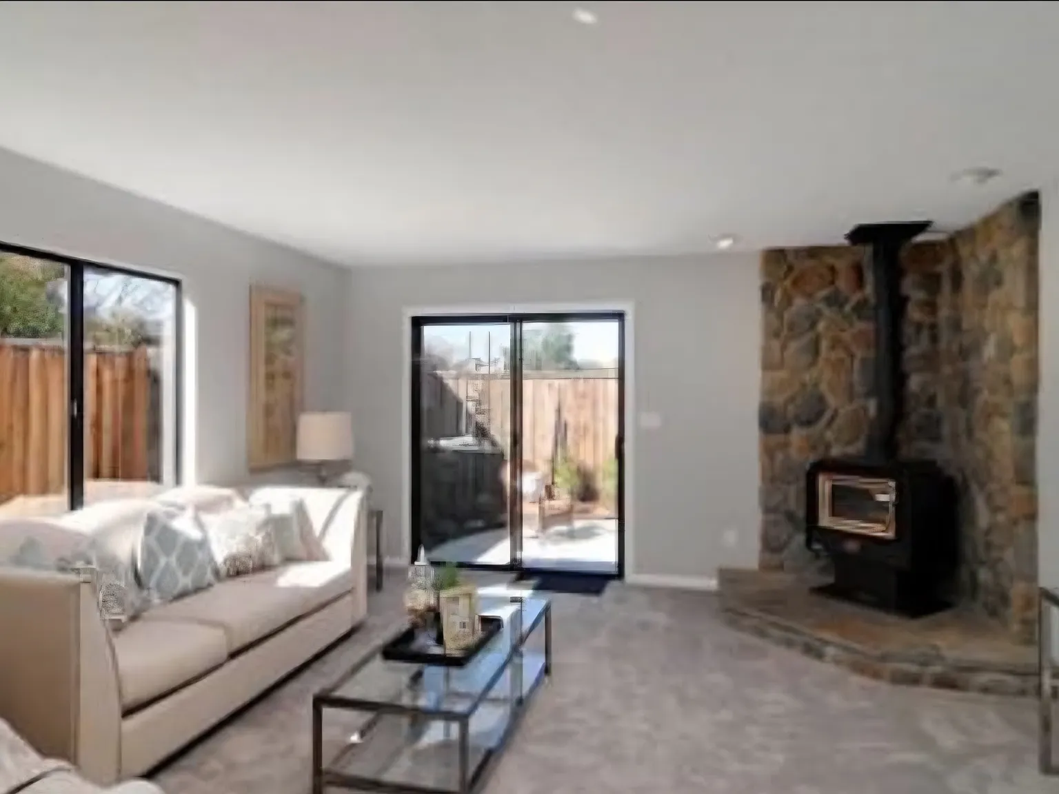 3 bed, 2.5 bath, 1445 sqft, $6,000 — Photo 3