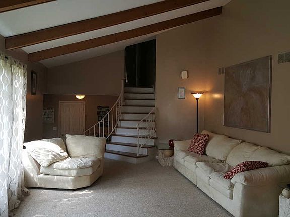 2nd image of 185 Montclare Ln