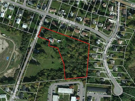 3rd image of 411 Parkwood Dr