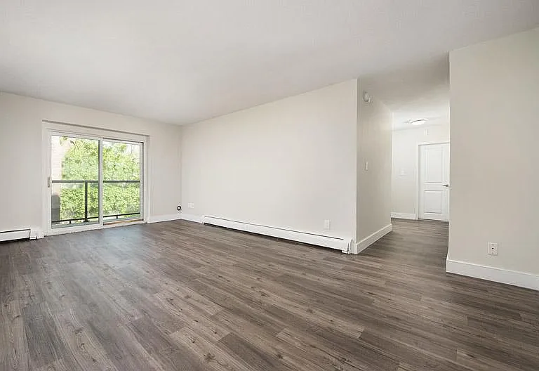 470 Wellington St N — Photo 19