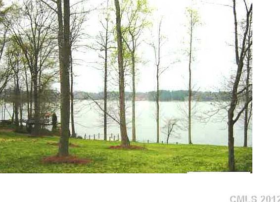 2nd image of 180 Fawn Ln