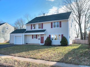 15 Fordham Rd, Somerset, NJ 08873