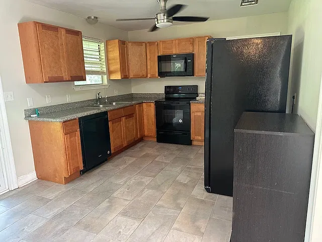 3 bed, 1.5 bath, 1091 sqft, $1,500 — Photo 3