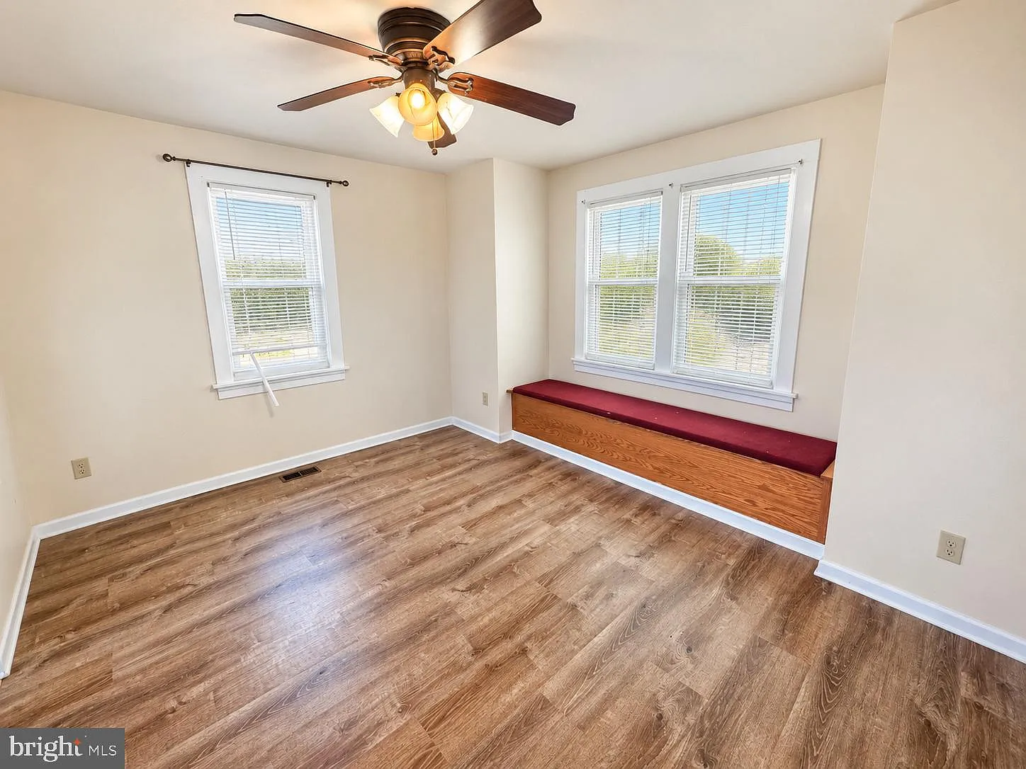 3 bed, 1.5 bath, 1229 sqft, $2,700 — Photo 3