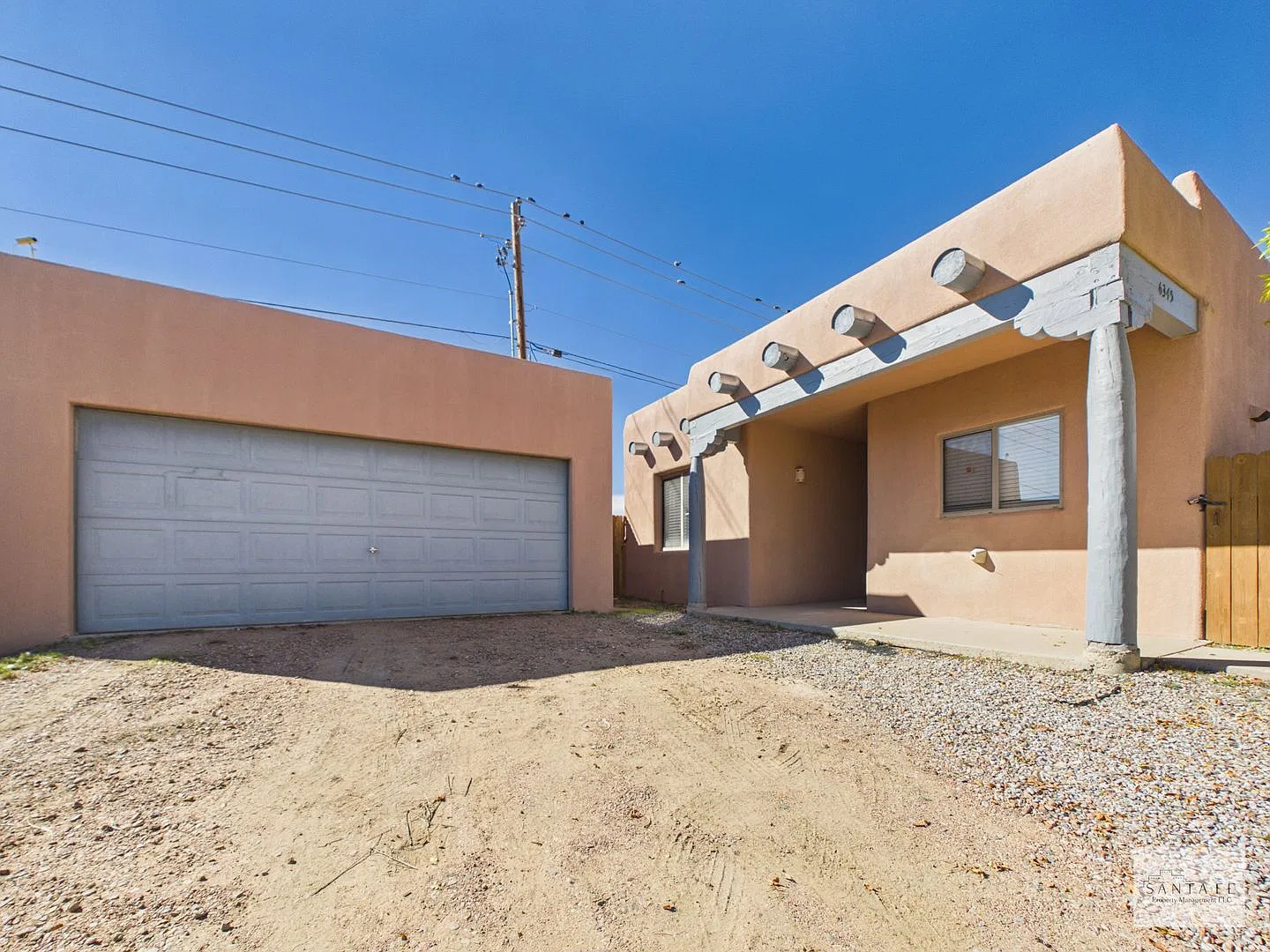 Cute 2 Bedroom, 2 Bathroom Single Family Home Available Now! — Photo 4