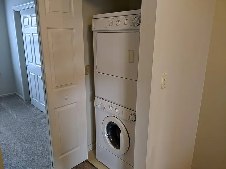 891 Sturbridge Ln — Photo 11