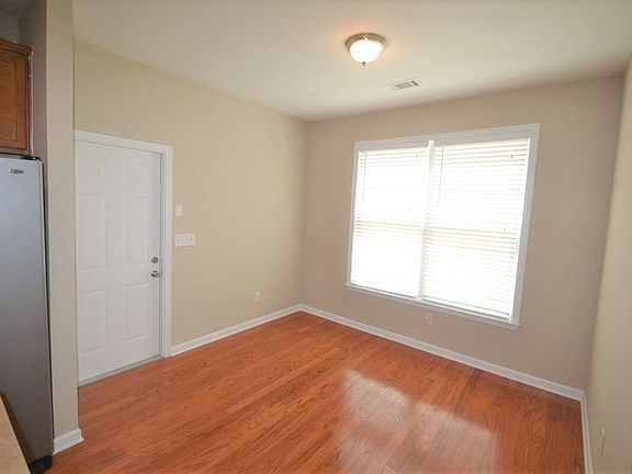 5th image of 3148 Yelton Ln