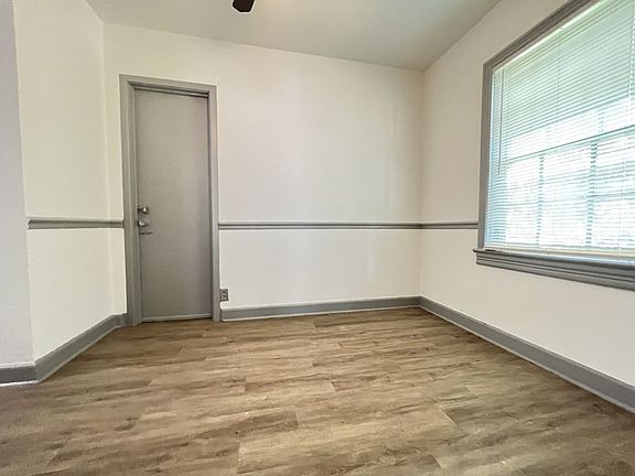 5th image of 2420 White Oak Dr #1
