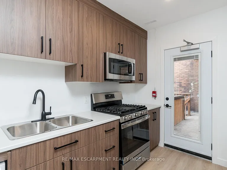 127 Victoria Ave S #6 — Photo 16