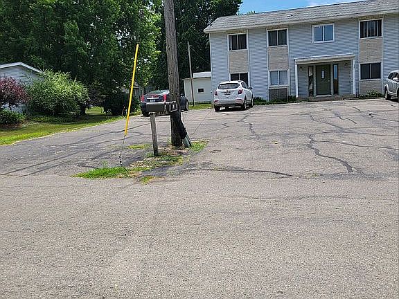 3rd image of 338 E North St